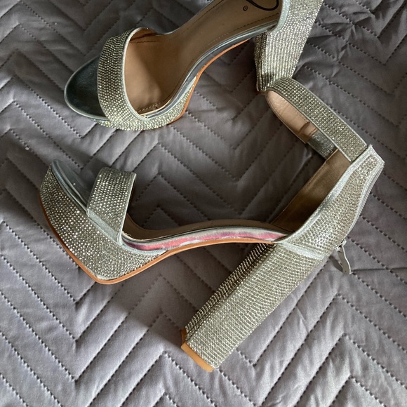 Windsor Silver Hills size 7.5 - Picture 7 of 9